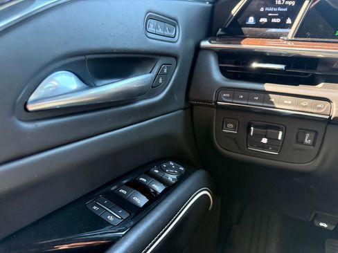 Used 2021 Cadillac Escalade Sport Platinum image 8