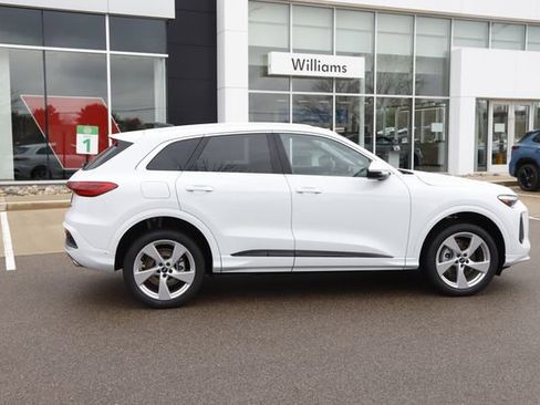 New 2025 Audi Q5 2.0T Premium Plus image 2