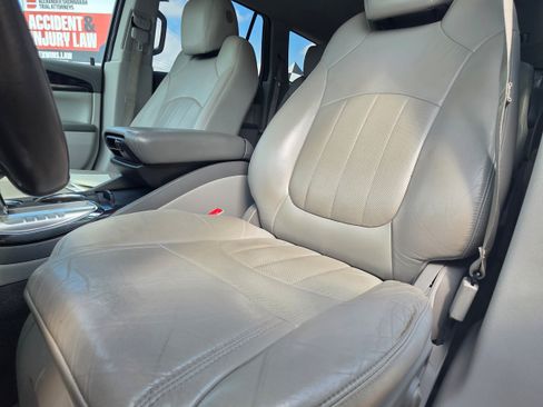 Used 2017 Buick Enclave Leather FWD image 16