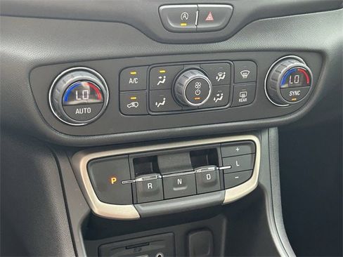 Used 2022 GMC Terrain Denali w/ Denali Premium Package image 25