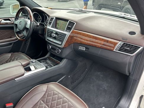Used 2014 Mercedes-Benz GL 550 4MATIC image 47