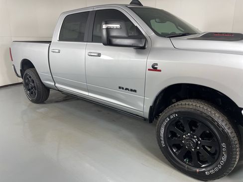 New 2026 RAM 2500 Laramie AWD/4WD image 9