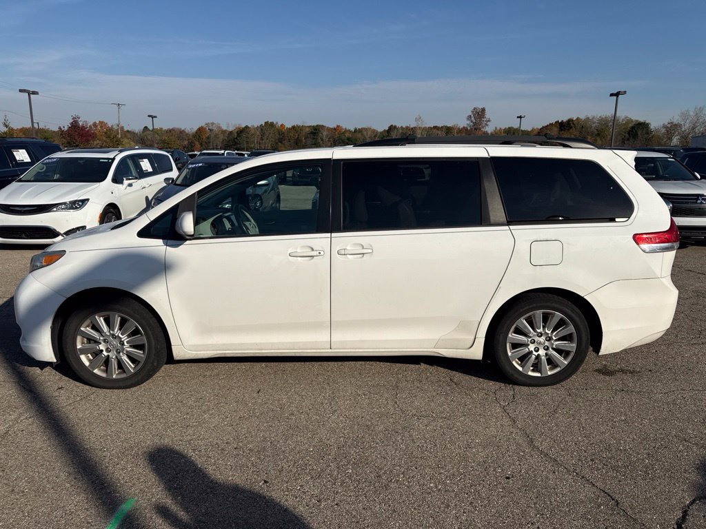 Used 2014 Toyota Sienna XLE AWD/4WD image 8