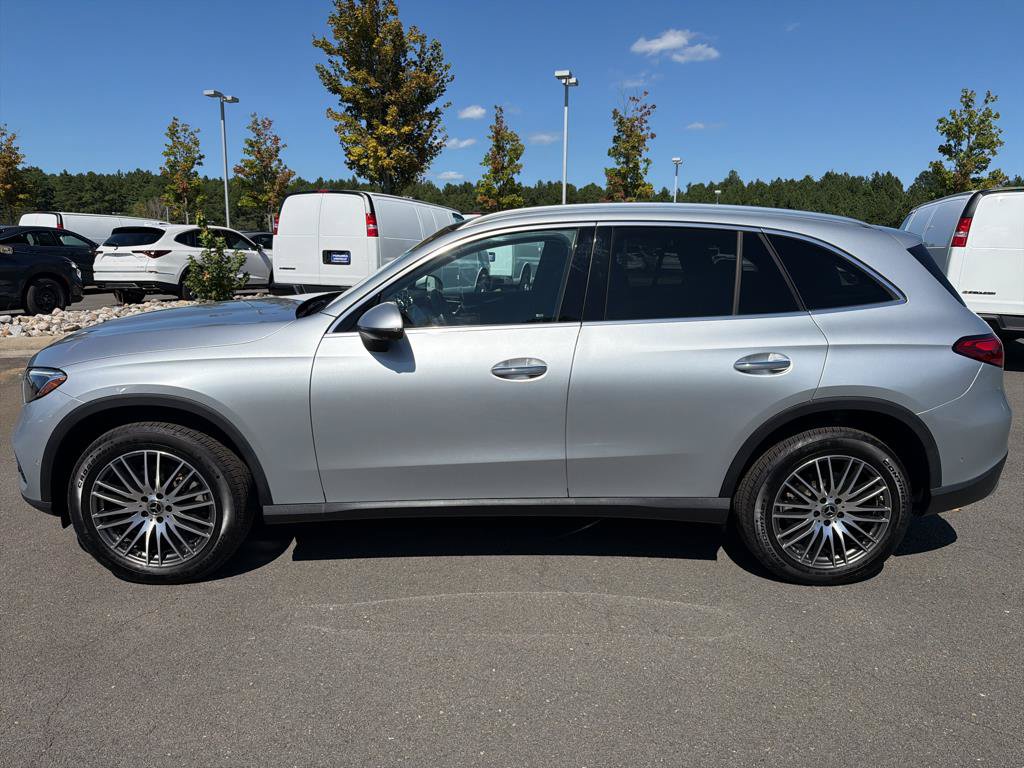 Used 2023 Mercedes-Benz GLC 300 4MATIC image 4