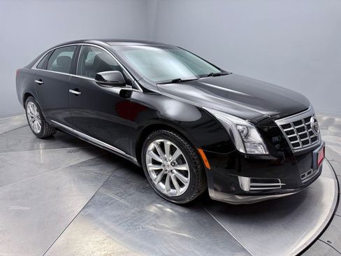 Used 2013 Cadillac XTS Luxury image 3