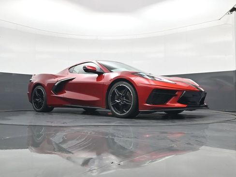 Used 2021 Chevrolet Corvette Stingray Premium Cpe w/ Z51 Performance Package image 14
