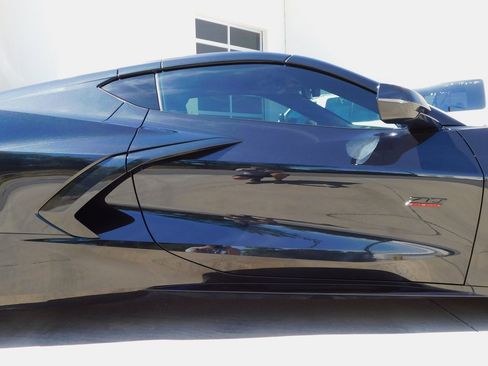 Used 2023 Chevrolet Corvette Stingray Premium Cpe w/ Z51 Performance Package RWD image 29