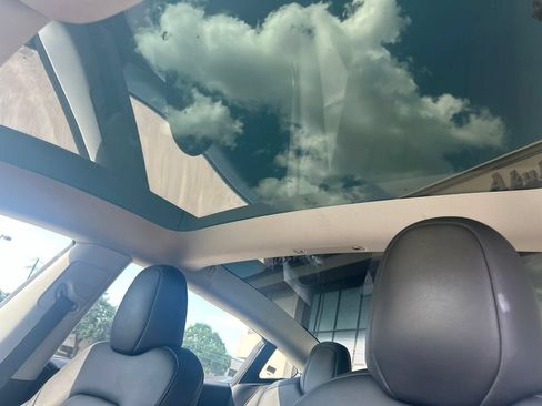 Used 2023 Tesla Model 3 Standard Range RWD image 9