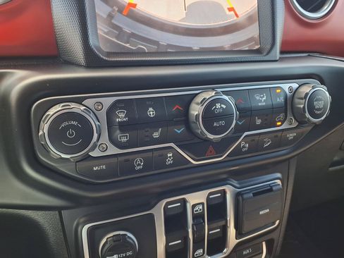 Used 2021 Jeep Wrangler Unlimited Rubicon AWD/4WD image 20
