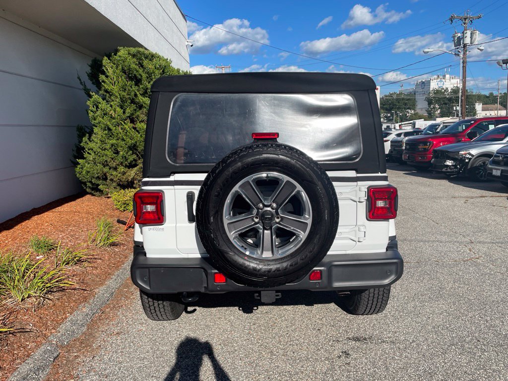 Used 2022 Jeep Wrangler Unlimited Sahara w/ Cold Weather Group AWD/4WD image 9