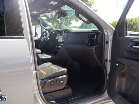 Used 2025 GMC Sierra 2500 AT4 w/ AT4 Premium Plus Package AWD/4WD image 30