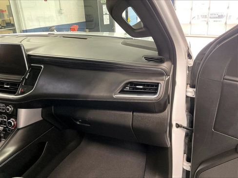 Used 2023 GMC Yukon XL SLT AWD/4WD image 13