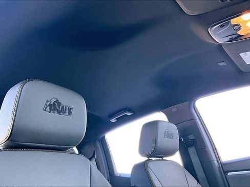 Used 2025 Chevrolet Colorado ZR2 w/ ZR2 Bison Edition image 23