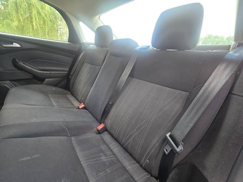 Used 2017 Ford Focus SE FWD image 33