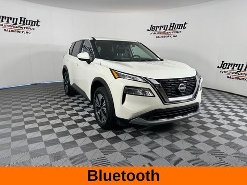 Used 2023 Nissan Rogue SV image 5