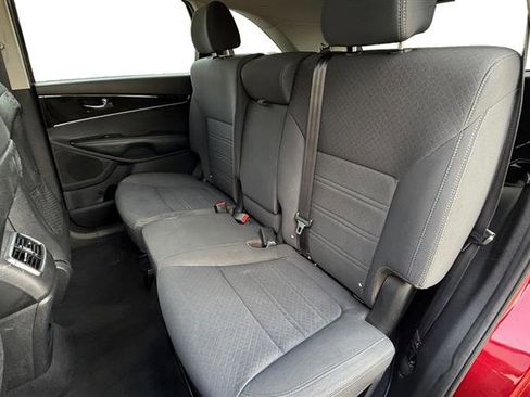 Used 2020 Kia Sorento LX FWD image 16