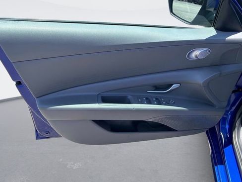 Used 2023 Hyundai Elantra Blue FWD image 18