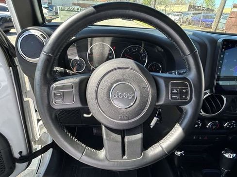 Used 2018 Jeep Wrangler Unlimited Sahara image 22