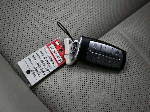 Used 2023 Genesis G70 2.0T image 30