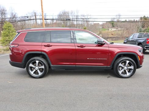 Used 2023 Jeep Grand Cherokee L Limited image 8