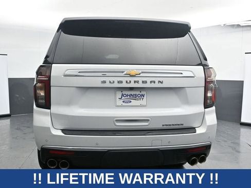 Used 2023 Chevrolet Suburban Premier image 10
