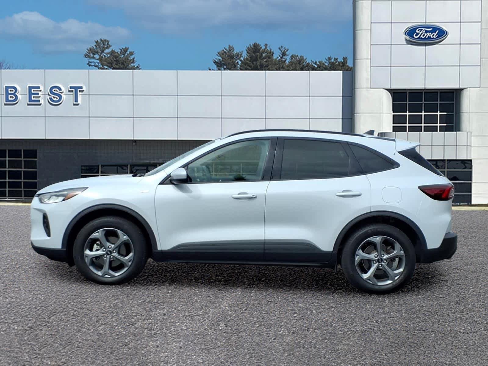 Used 2025 Ford Escape ST-Line Select AWD/4WD image 3