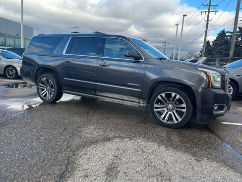 Used 2018 GMC Yukon XL Denali w/ Denali Ultimate Package image 12