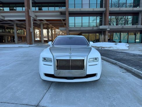 Used 2012 Rolls-Royce Ghost Sedan 4D image 2