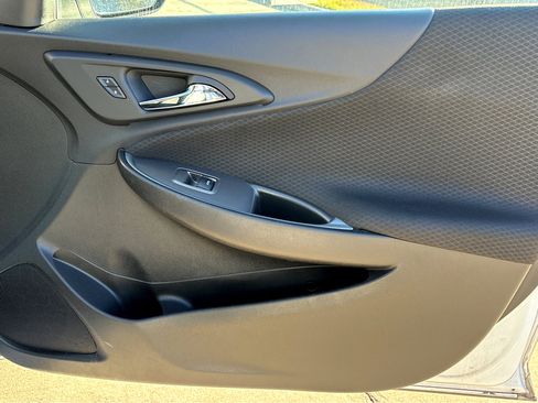 Used 2024 Chevrolet Malibu LT image 11