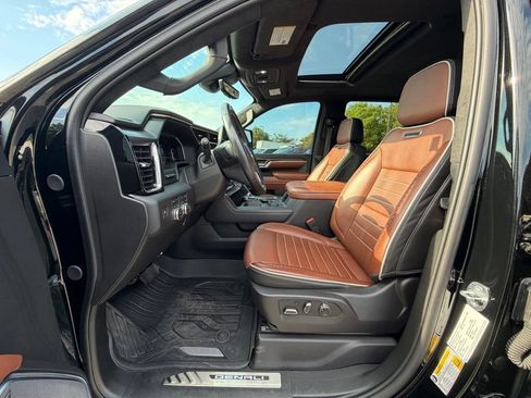 Used 2024 GMC Sierra 3500 Denali Ultimate AWD/4WD image 2