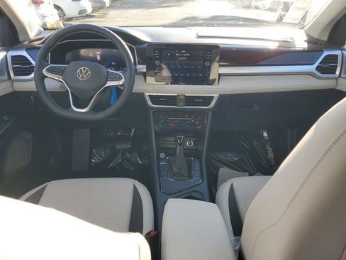 New 2026 Volkswagen Taos SE FWD image 12