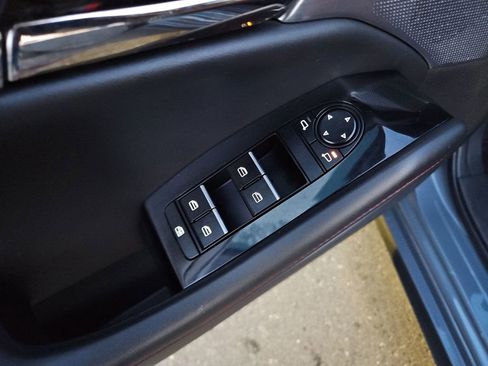 Used 2022 MAZDA MAZDA3 s image 26