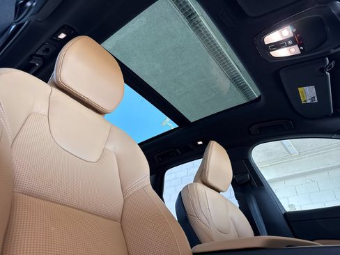 Certified 2024 Volvo XC60 T8 Ultimate w/ Protection Package Premier AWD/4WD image 19