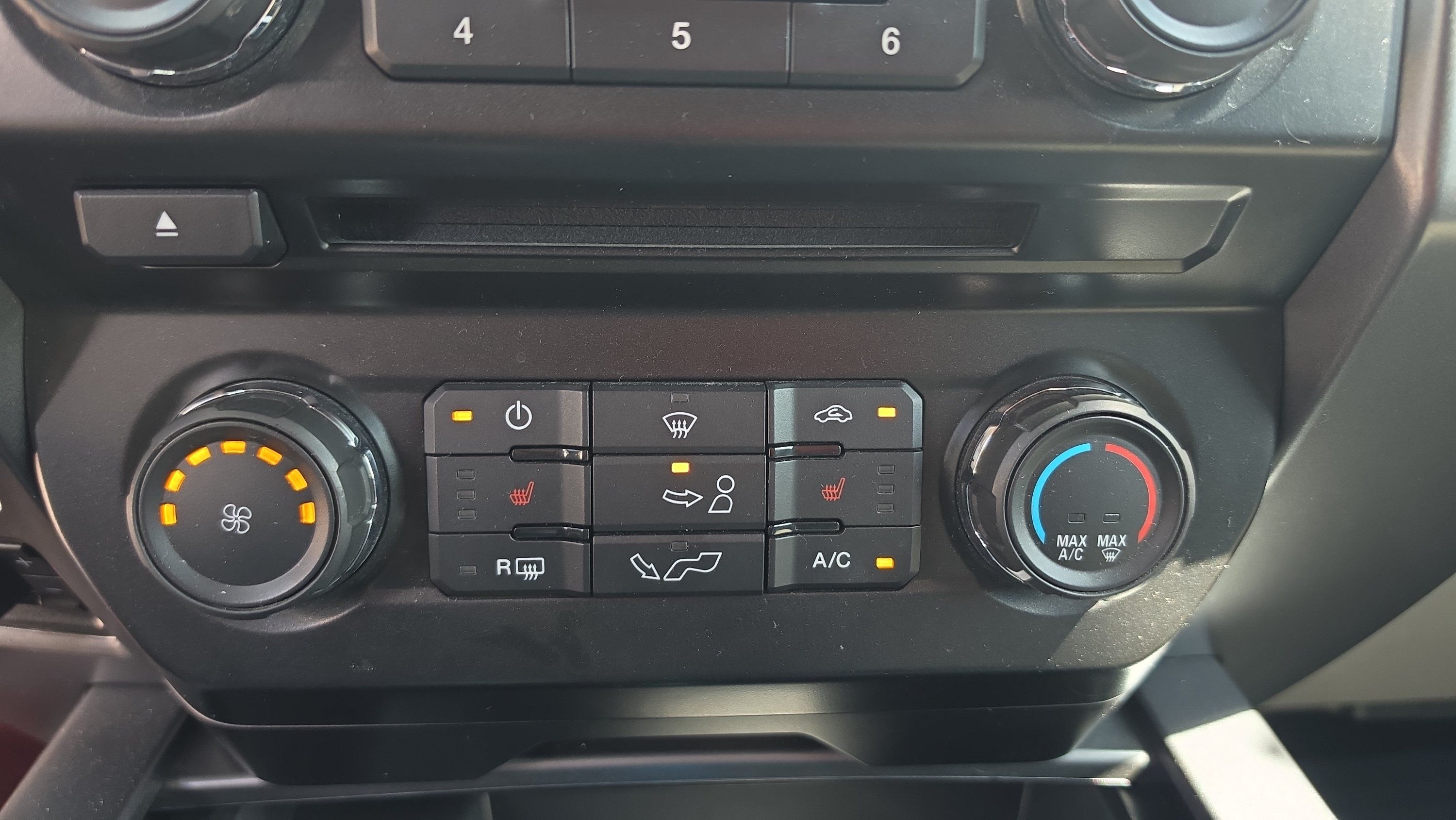Used 2017 Ford F150 XLT w/ Equipment Group 302A Luxury AWD/4WD image 18
