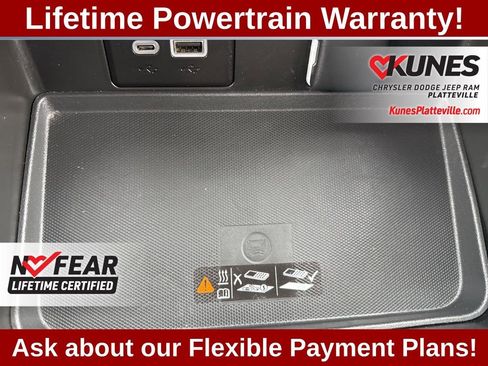 Used 2024 GMC Yukon SLT AWD/4WD image 24