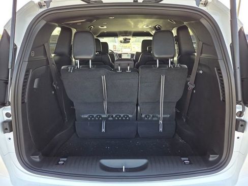 New 2026 Chrysler Pacifica Select FWD image 16