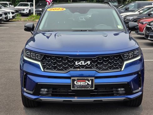 Used 2023 Kia Sorento SX AWD/4WD image 2