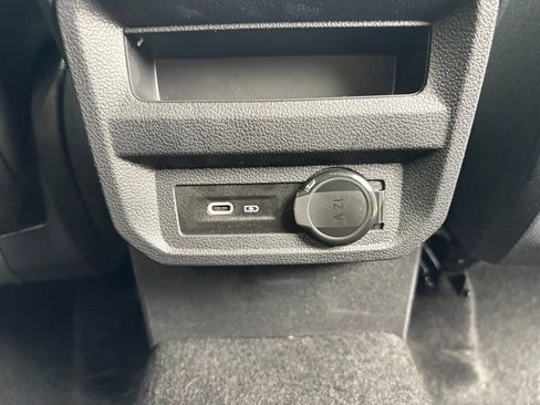 Used 2024 Volkswagen Tiguan SE AWD/4WD image 45