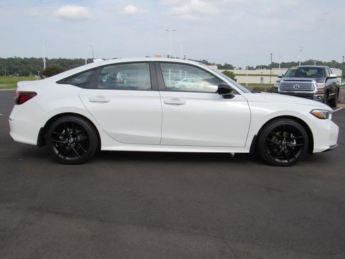 Used 2025 Honda Civic Sport image 5