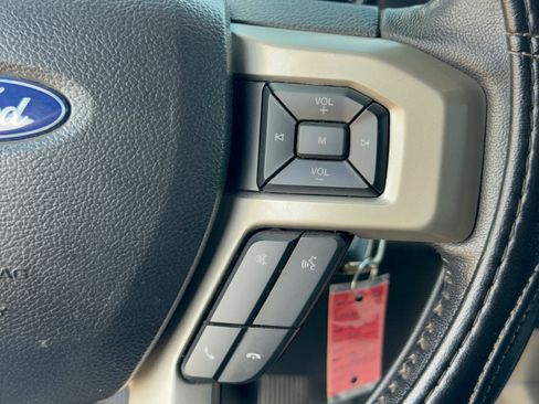 Used 2020 Ford F250 Lariat w/ Lariat Value Package AWD/4WD image 19