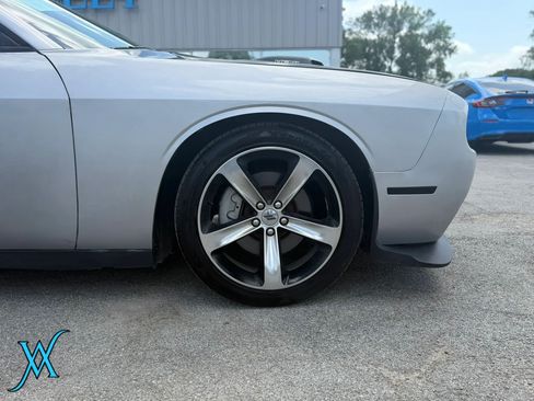 Used 2017 Dodge Challenger R/T RWD image 9