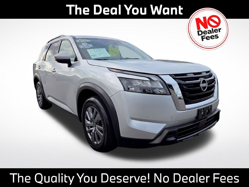 Used 2024 Nissan Pathfinder SV FWD image 1