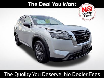 Used 2024 Nissan Pathfinder SV