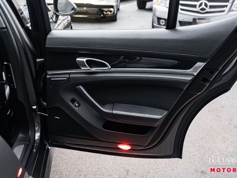 Used 2016 Porsche Panamera 4 Edition image 36