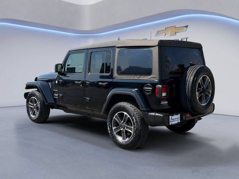 Used 2023 Jeep Wrangler Unlimited Sahara w/ Cold Weather Group AWD/4WD image 3