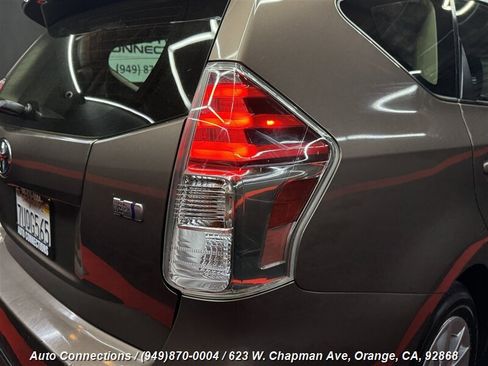 Used 2016 Toyota Prius V Three image 30