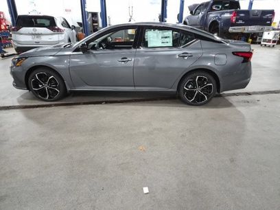 New 2025 Nissan Altima 2.5 SR w/ SR Premium Package