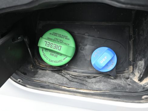 Used 2022 Ford F250 Platinum w/ FX4 Off-Road Package image 14