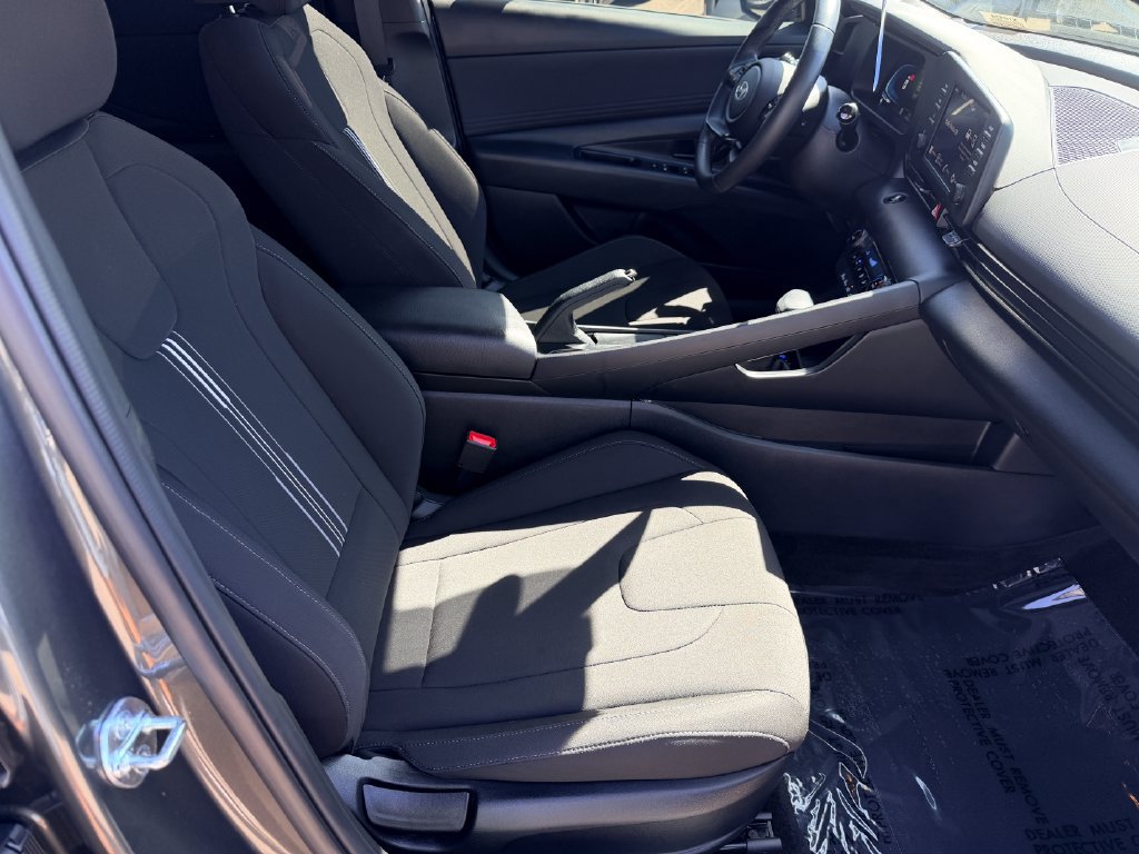 Certified 2025 Hyundai Elantra Sport FWD image 10