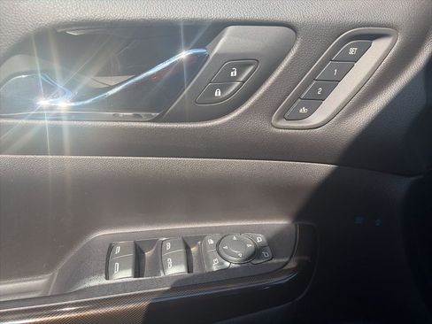 Used 2022 GMC Acadia AT4 w/ Technology Package AWD/4WD image 18